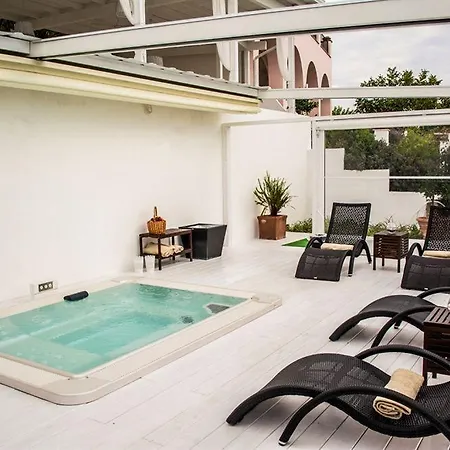 Hotel Tenuta Del Poggio Antico 4*