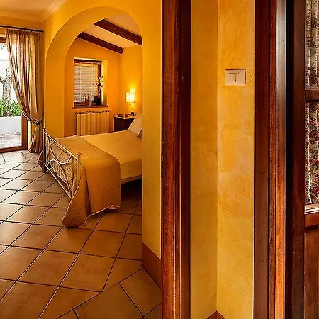 Tenuta Del Poggio Antico Hotel 4*